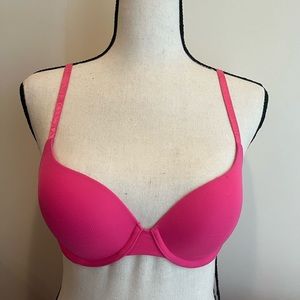 Victorias Secret Perfect Shape T-Shirt Bra💗💗